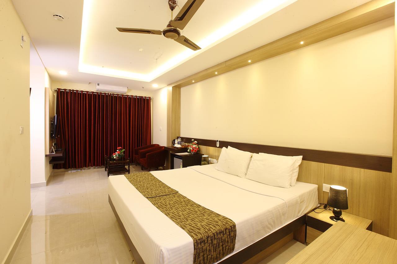 Trichur Towers Thrissur Kültér fotó
