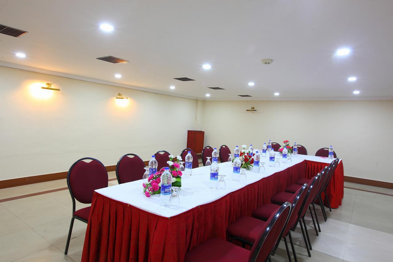 Trichur Towers Thrissur Kültér fotó