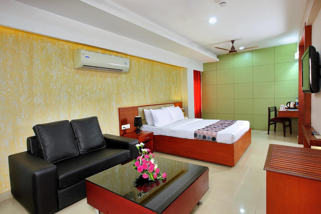 Trichur Towers Thrissur Kültér fotó