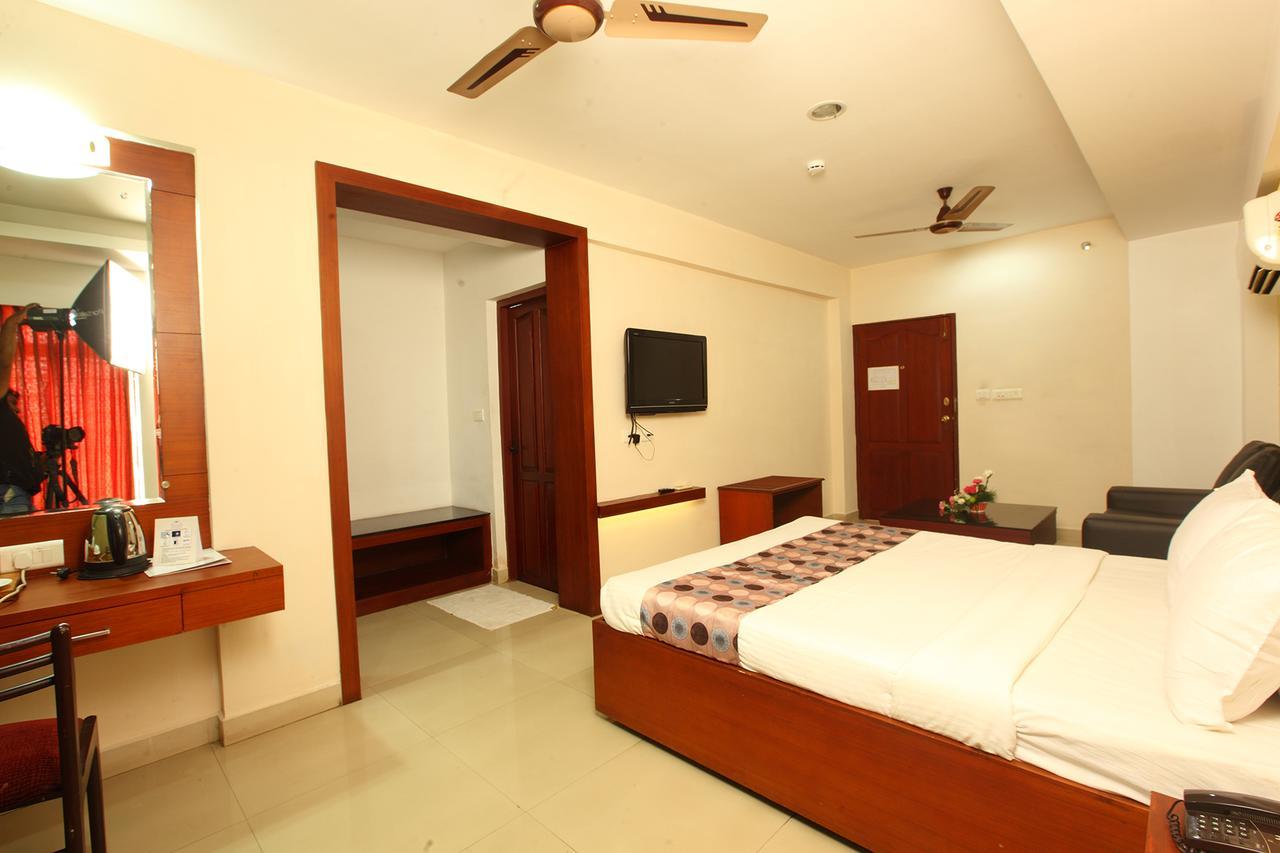 Trichur Towers Thrissur Kültér fotó
